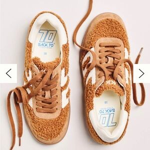 Back 70 Teddy Sneakers